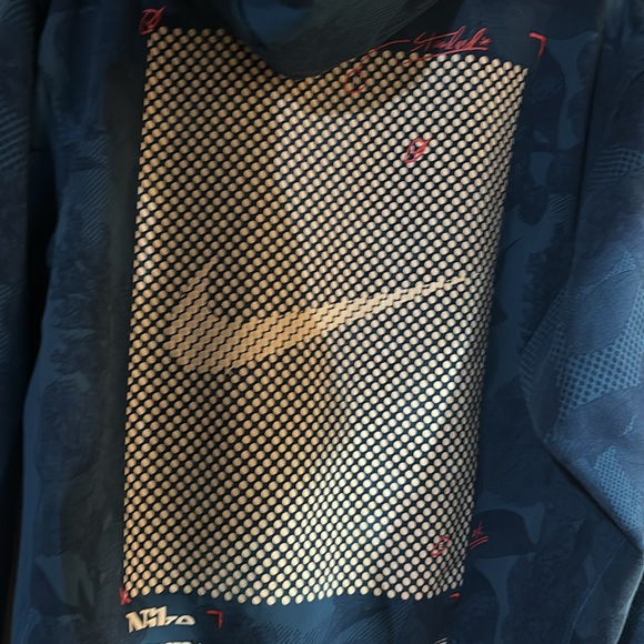 Nike sweatshirt size small - Picture 6 of 6